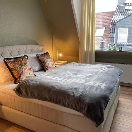 Schoene Grosse 4 Zimmer-Altbauwohnung Kiel Exteriör bild