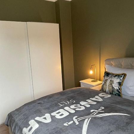 Schoene Grosse 4 Zimmer-Altbauwohnung Kiel Exteriör bild